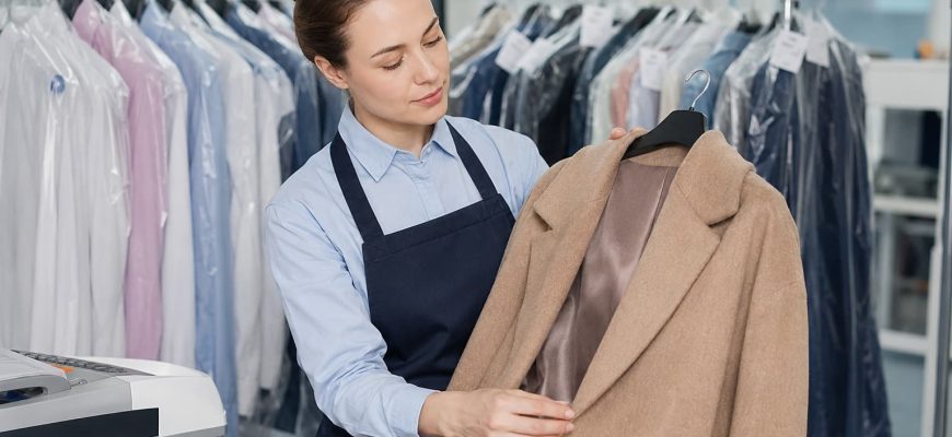 Огляд одягу перед професійною хімчисткою