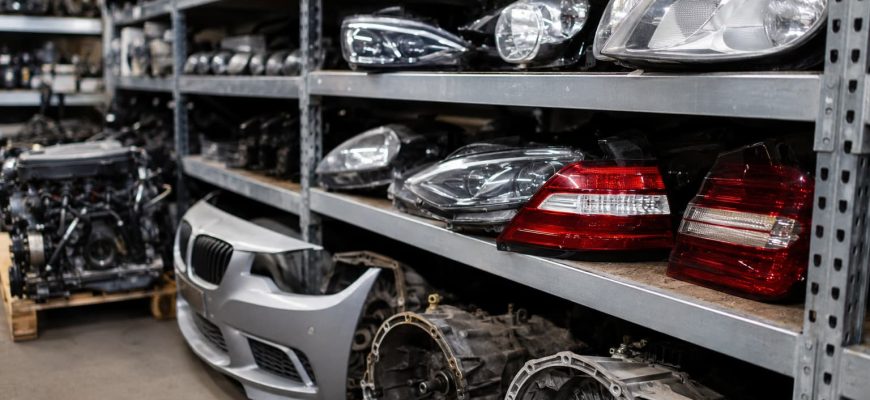 Розбірка Mercedes W205 C-класу та Infiniti QX50 II